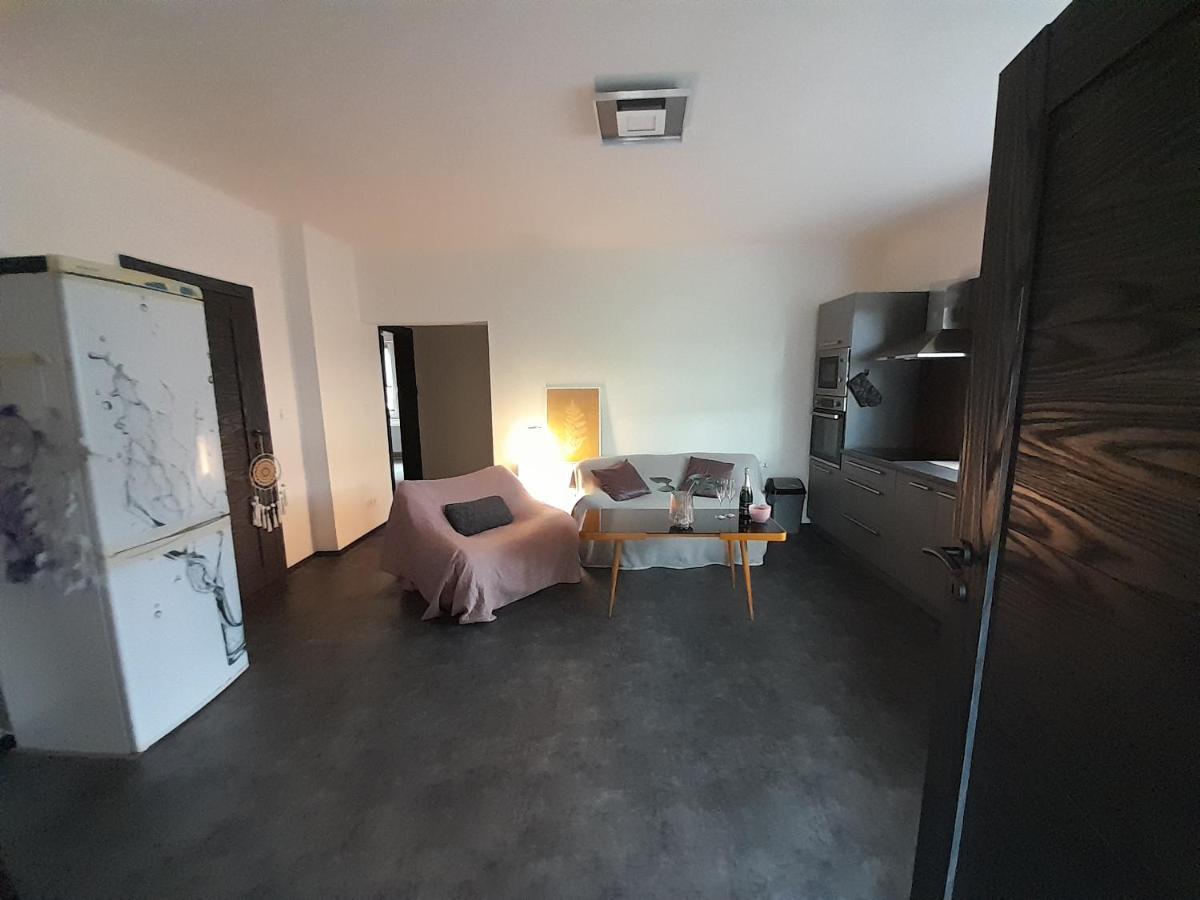 Apartman Devade Se Dvema Loznicemi A Wifi Pripojenim Trutnov Exterior foto